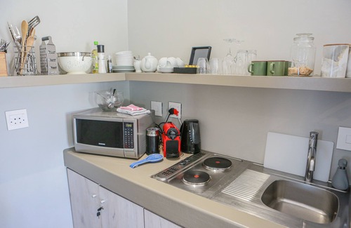 Windhoek Apartamento | Moderno y urbano ☆ 5 minutos de Joe's Beerhouse y CBD ♥