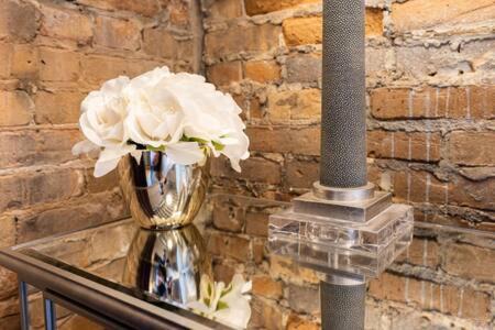 West Dundee Apartamento | Hip Urban Loft - Small Town Charm -124 LOFTS #3
