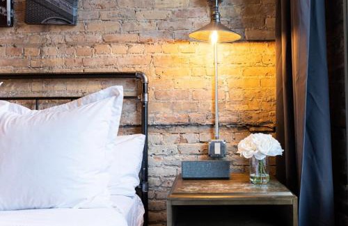 West Dundee Apartamento | Hip Urban Loft - Small Town Charm - 124 LOFTS #4