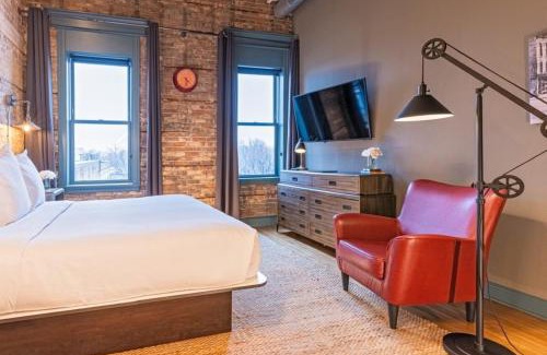 West Dundee Apartamento | Hip Urban Loft - Small Town Charm - 124 LOFTS #4