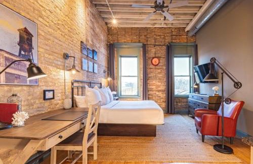 West Dundee Apartamento | Hip Urban Loft - Small Town Charm - 124 LOFTS #4
