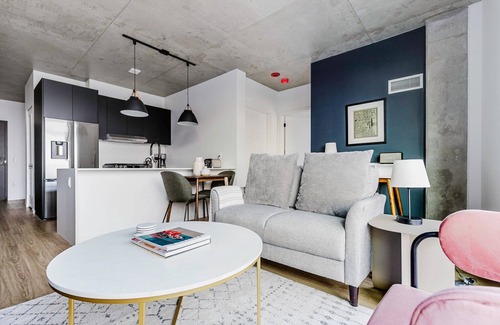 West Town Apartamento | Hip West Loop 1BR w/ Gym, Pet Area, Rooftop, W/D & Gym, by Blueground