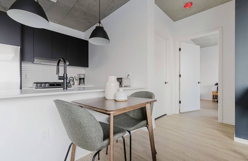 West Town Apartamento | Hip West Loop 1BR w/ Gym, Pet Area, Rooftop, W/D & Gym, by Blueground