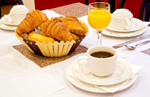 20th Arrondissement Hotel | Hipotel Belgrand Edith Piaf