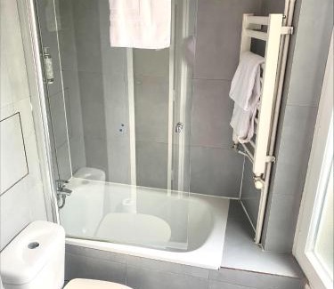 20th Arrondissement Hotel | Hipotel Belgrand Edith Piaf