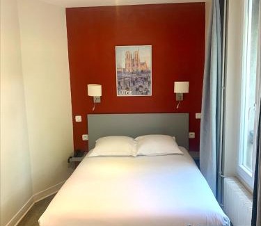 20th Arrondissement Hotel | Hipotel Belgrand Edith Piaf