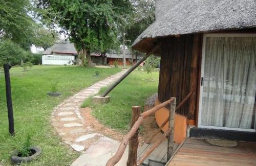 Mashonaland West Cabina | Hippo Paradise Lodge and Campsites