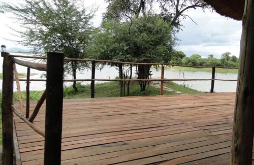 Mashonaland West Cabina | Hippo Paradise Lodge and Campsites