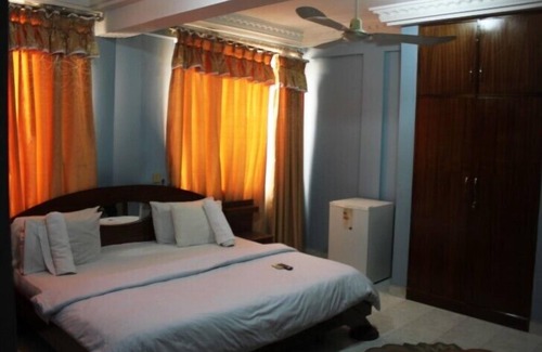 Awoshie Hotel | His Royal Vico Hotel