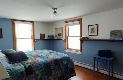 Chittenden County Otro | Historic 200 yr old farmhouse with farm animals