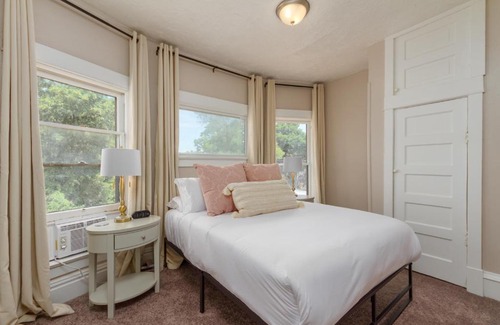 West Central Apartamento | Historic 3 Bed 1 bath Near Downtown Spokane