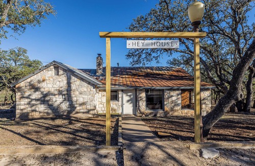 Mountain Home Casa | Historic 3-Bedroom Y.O. Ranch House - Authentic Charm and Modern Comforts