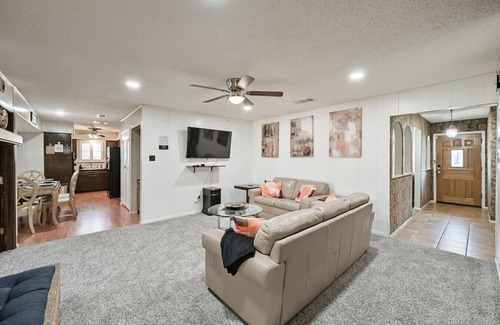 Ederville Casa | Historic 3 Bedroom Home in Heart DFW w/Gameroom+