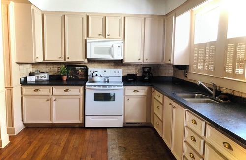 Walterboro Casa | Historic 3-bedroom house walking distance to downtown Walterboro with WiFi, AC