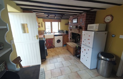 Cromford Cabaña | Historic 3BD Cottage: Cozy and Private Retreat