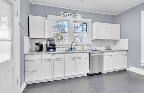 Simpsonville Casa | Historic 3BR with Porch & Fire Pit near Downtown