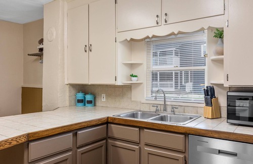 Grand Rapids Casa | HIstoric 4 BR Near Fulton St
