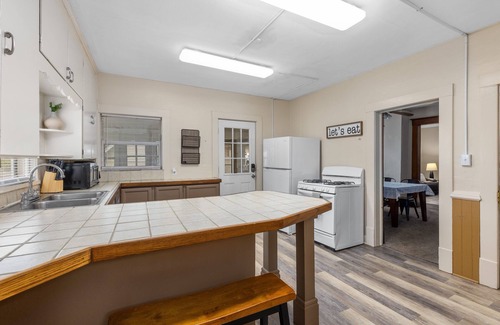 Grand Rapids Casa | HIstoric 4 BR Near Fulton St