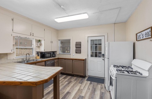 Grand Rapids Casa | HIstoric 4 BR Near Fulton St