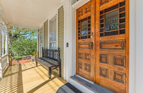 Mystic Casa | Historic 4BR 3BA Victorian – Steps to Downtown Mystic & Seaport