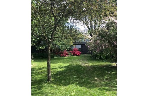Sunderland Casa | Historic 5-Bdrm Home Minutes from 5 College Area