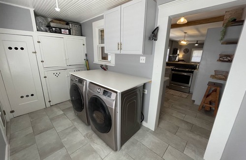 Alta Vista Casa | Historic Alta Vista Home-2bd 2ba + Office