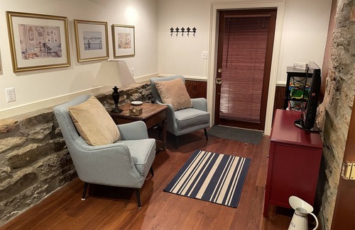 Warrenton Apartamento | Historic apartment in Old Town Warrenton, Virginia