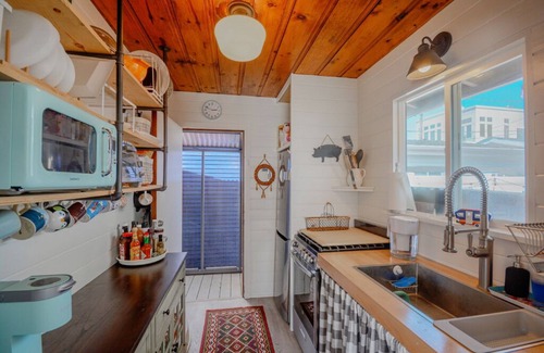 Sunset Beach Casa | Historic beachside home in charming Sunset Beach