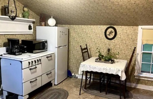 Hillsboro Casa | Historic Blackman-Evans Home