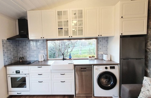 Creswick Casa | Historic Bluestone Cottage in Creswick EST 1860