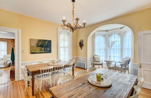Brookfield Casa | Historic Brookfield Farm Home about 14 Mi to Milwaukee