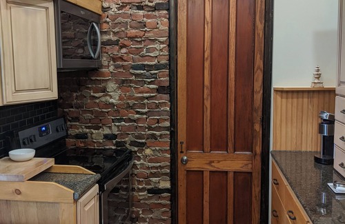 Utica Casa | Historic Building/Downtown Utica walk to Genesee Street 3
