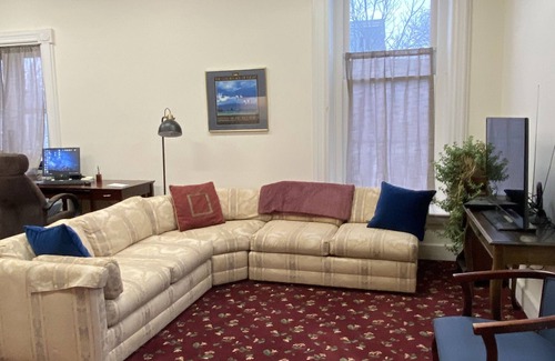 Seneca Falls Apartamento | Historic Building in the center of the birthplace of Womens Rights