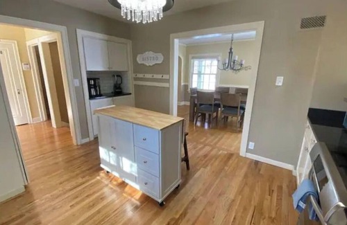 Billings Casa | Historic Cape Cod Downtown
