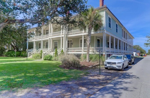 Sullivan's Island Casa | Historic Captain's Quarters on Sullivan's! Unique Opportunity to Vacation in a Piece of History!