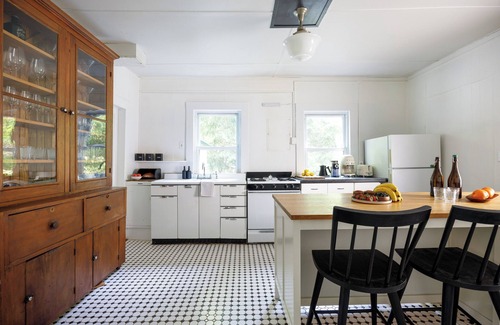 Fleischmanns Casa | Historic Catskills Farmhouse Cottage by Belleayre