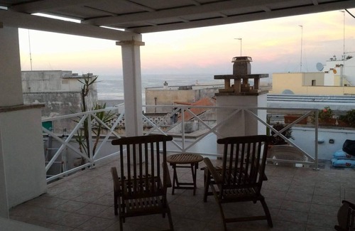 Otranto Historic Centre Apartamento | centro histórico: apartamento en una casa antigua de 800, con terraza con vistas al mar