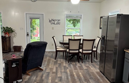 Chapin Casa | Historic Charm on the Lake Stay by a 475 Year-Old Oak with Private Dock BoatRamp