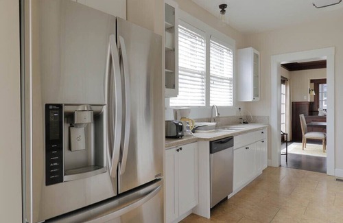 Downtown Riverside Casa | Encanto histórico con confort moderno en el centro de Riverside
