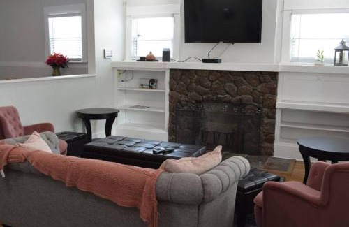 Feldman's Casa | Historic Charm with Modern Comfort