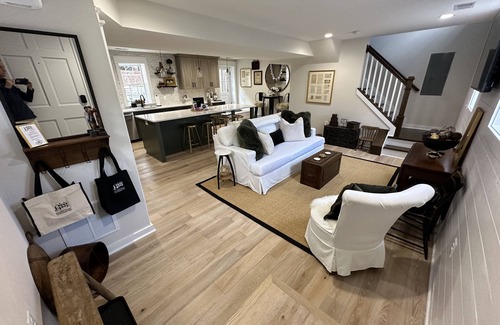 Southwest Casa | Historic Charm with modern luxury- Renovated 1790s home 1 block from Potomac!