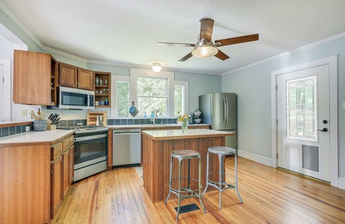 Bynum Casa | Historic & Charming Pittsboro Home w/ Fireplaces