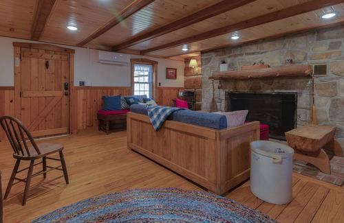 Drifting Cabina | Historic Cooper’s Cabin