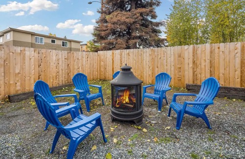 North Star Cabina | Historic cottage - 10 minute walk to restaurants & trails