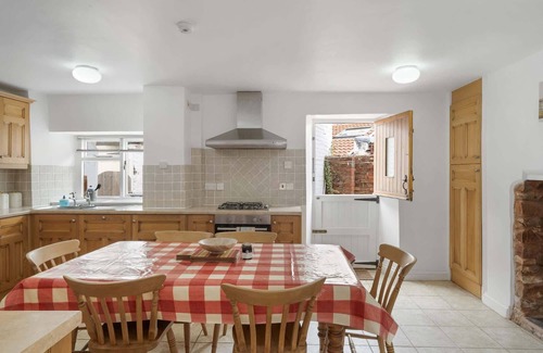 Nether Stowey Casa | Historic Cottage & Garden nr Quantock Hills