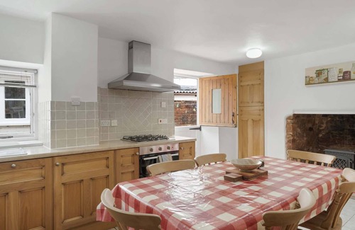 Nether Stowey Casa | Historic Cottage & Garden nr Quantock Hills