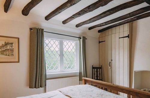 Chilham Cabaña | Historic Cottage in Kentish Film Set Village, Close Canterbury
