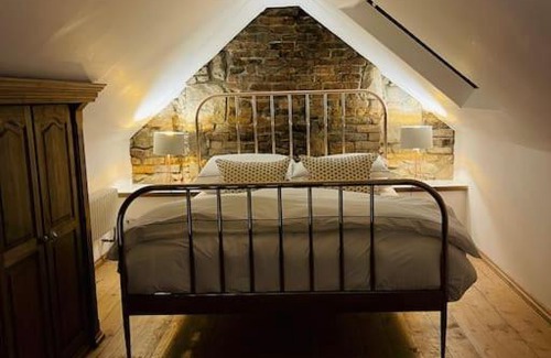Central Aberdeen Casa | Historic Cottage in the Heart of Old Aberdeen.