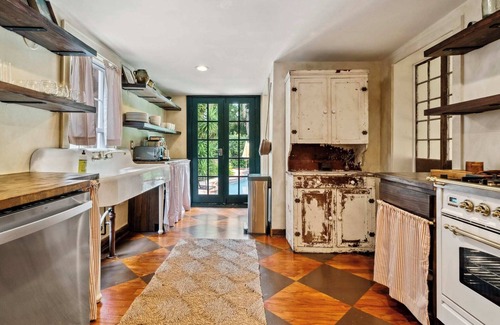 Faubourg Marigny Villa | Historic Cottages, Tropical Pool, Hot Tub 9br|8ba
