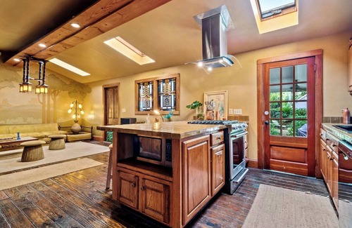 Faubourg Marigny Villa | Historic Cottages, Tropical Pool, Hot Tub 9br|8ba